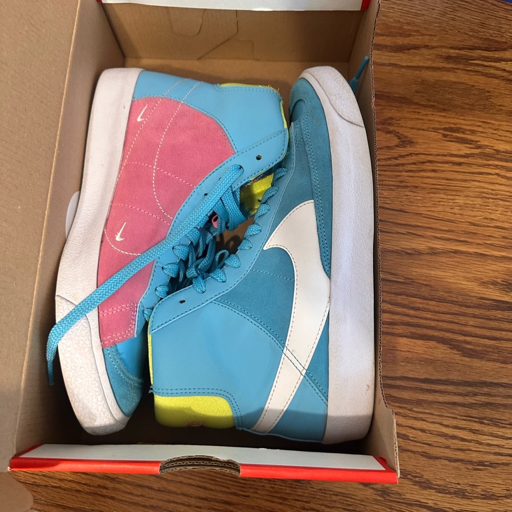 Nike Blue and Pink Sneakers with Sporty Design